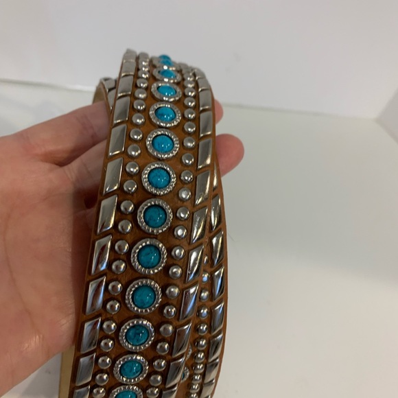 Genuine Italian leather turquoise studded belt with silver details. 41” long - Picture 3 of 9